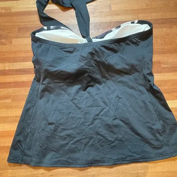 Tankini, black and white floral, medium - Picture 2 of 8